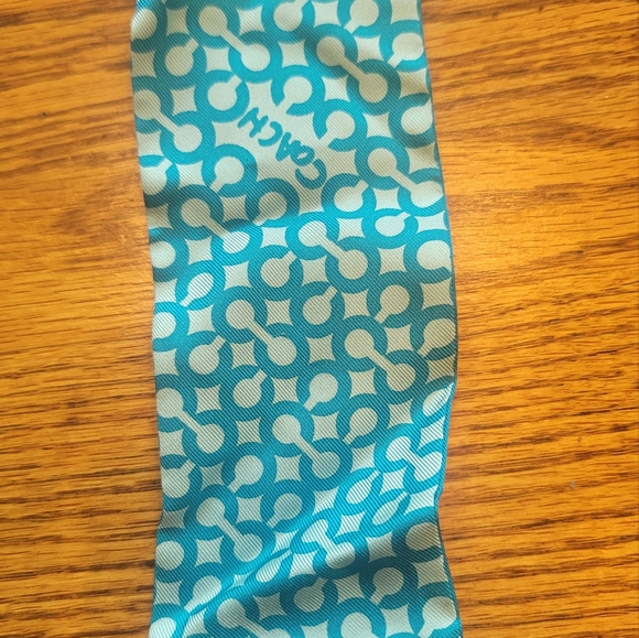 NWT Coach Silk Blue Turquoise Polka Dot Reversible Logo Hair Neck Scarf Wrap - Picture 2 of 7